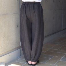 画像3: 【08Mab】9番手リネン裾タックパンツ (3)