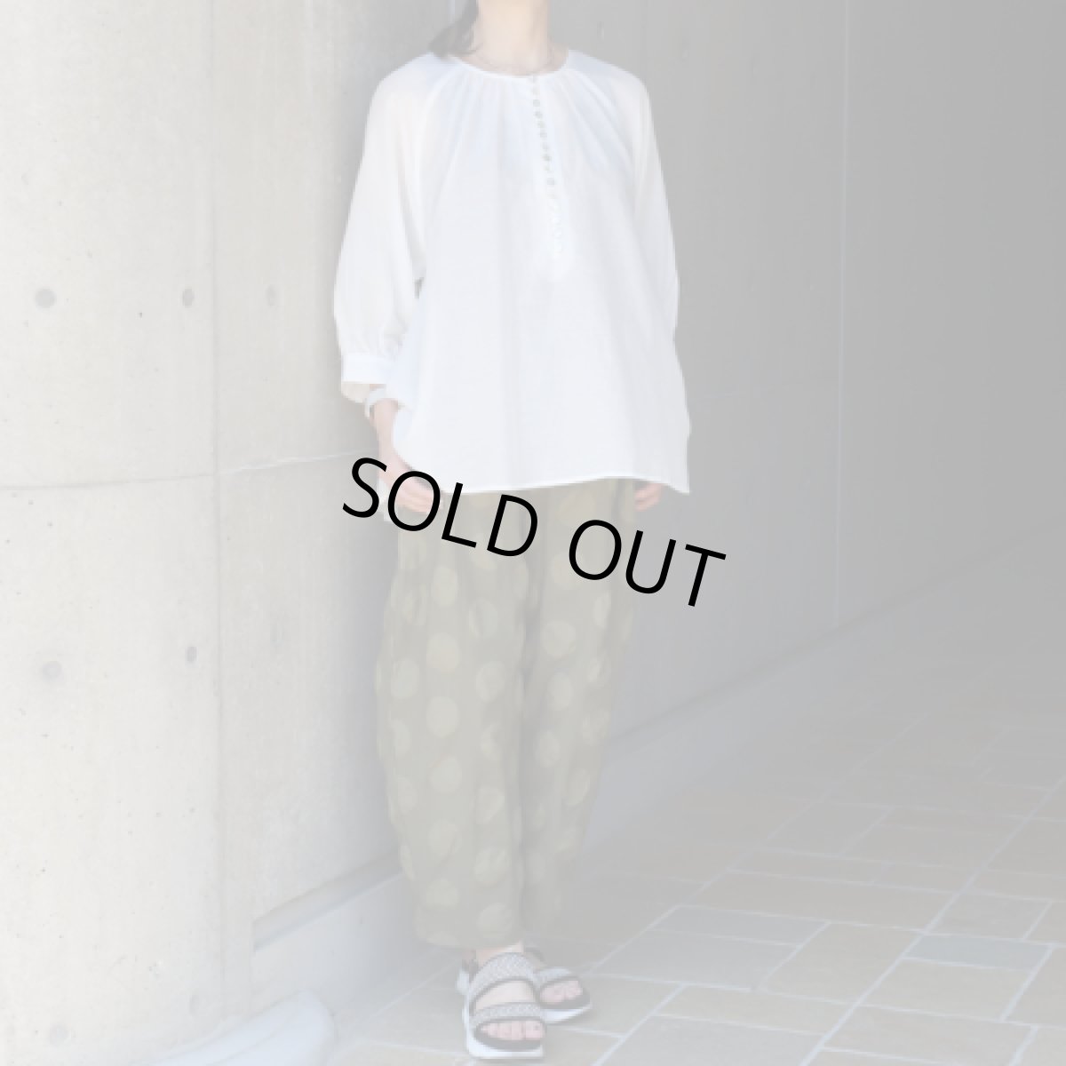 画像7: 【NARU FACTORY】綿麻シーチング塩縮ドットエッグパンツ (7)