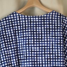 画像12: 20%OFF SALE【NARU FACTORY】60ローンリップルチェック＆ストライプ ゆったりブラウス (12)
