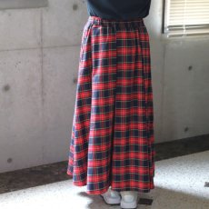 画像3: 【NARU FACTORY】ロイヤルタータン タックロングスカート (3)