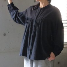 画像4: 【ista-ire】異素材切替ギャザーブラウス (4)