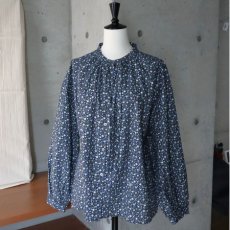 画像9: 【ista-ire】小花柄プリント　ネックリボンギャザーブラウス (9)