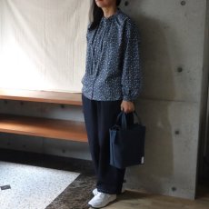 画像1: 【ista-ire】小花柄プリント　ネックリボンギャザーブラウス (1)