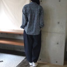 画像8: 【ista-ire】小花柄プリント　ネックリボンギャザーブラウス (8)