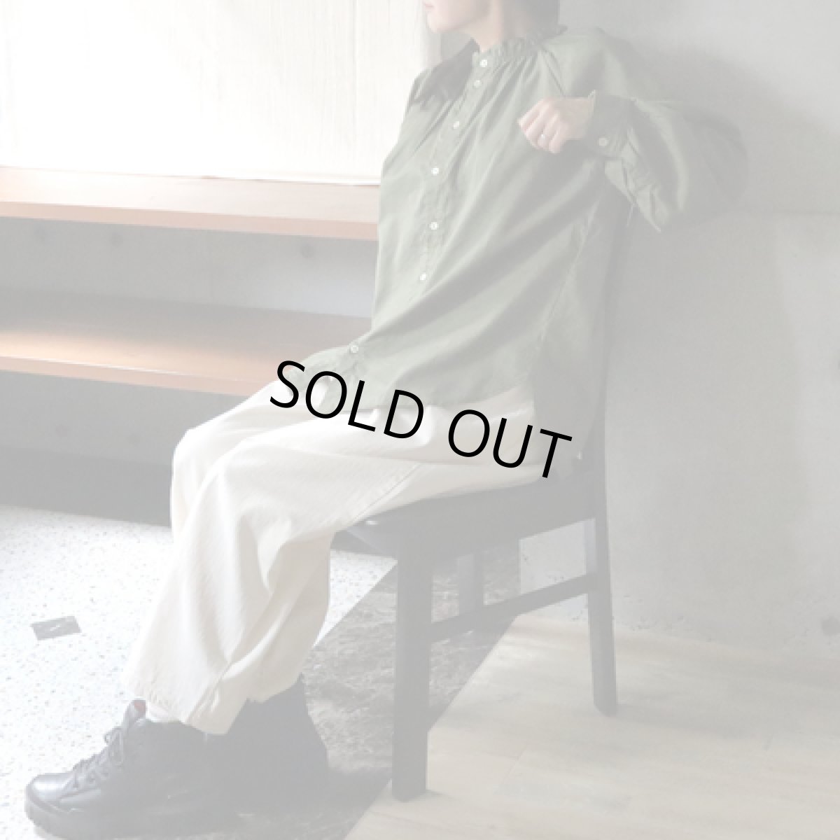 画像10: 20%OFF SALE【NARU FACTORY】ビエラワッシャー フリルネックシャツ (10)