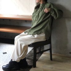 画像7: 【NARU FACTORY】ビエラワッシャー フリルネックシャツ (7)