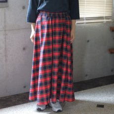 画像1: 【NARU FACTORY】ロイヤルタータン タックロングスカート (1)