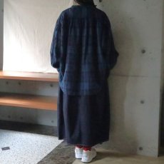 画像9: 【08Mab】14番手リネンＶネックギャザーブラウス (9)