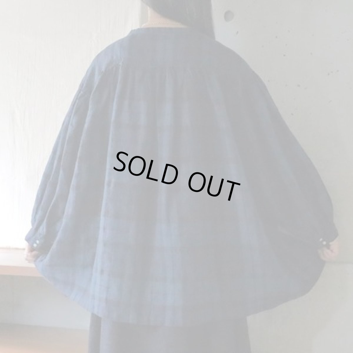 画像3: 【08Mab】リネンＶネックギャザーブラウス (3)