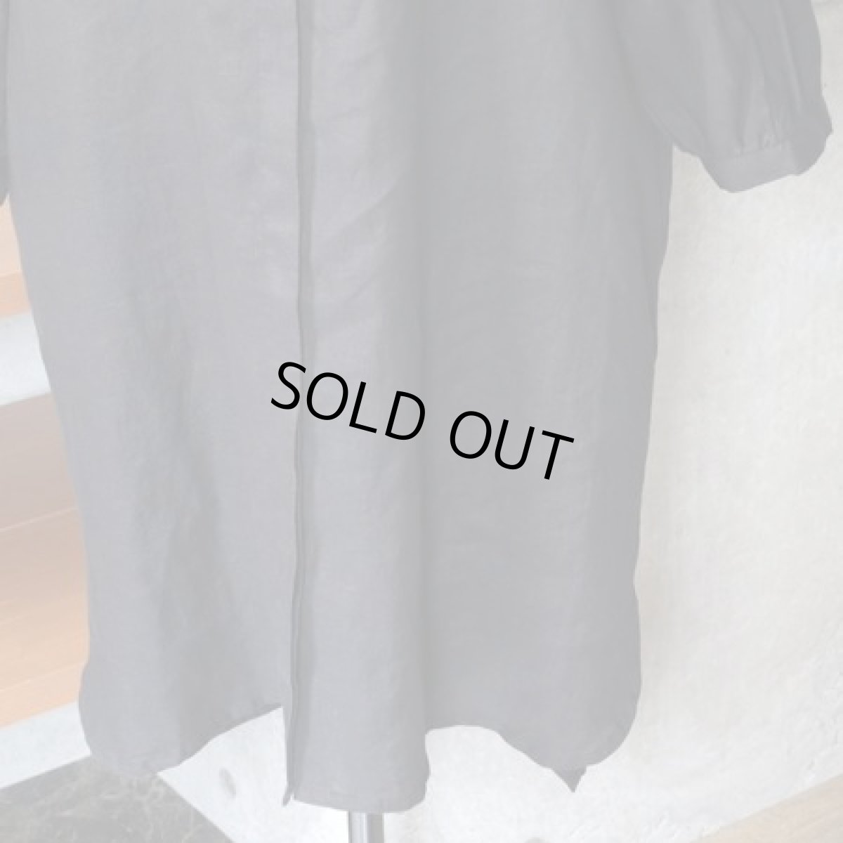 画像15: 【08Mab】リネンボリューム袖隠しボタンチュニック (15)