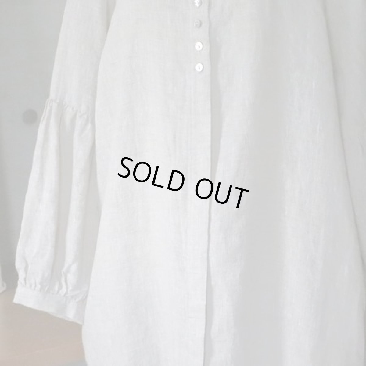 画像10: 【08Mab】リネンボリューム袖隠しボタンチュニック (10)