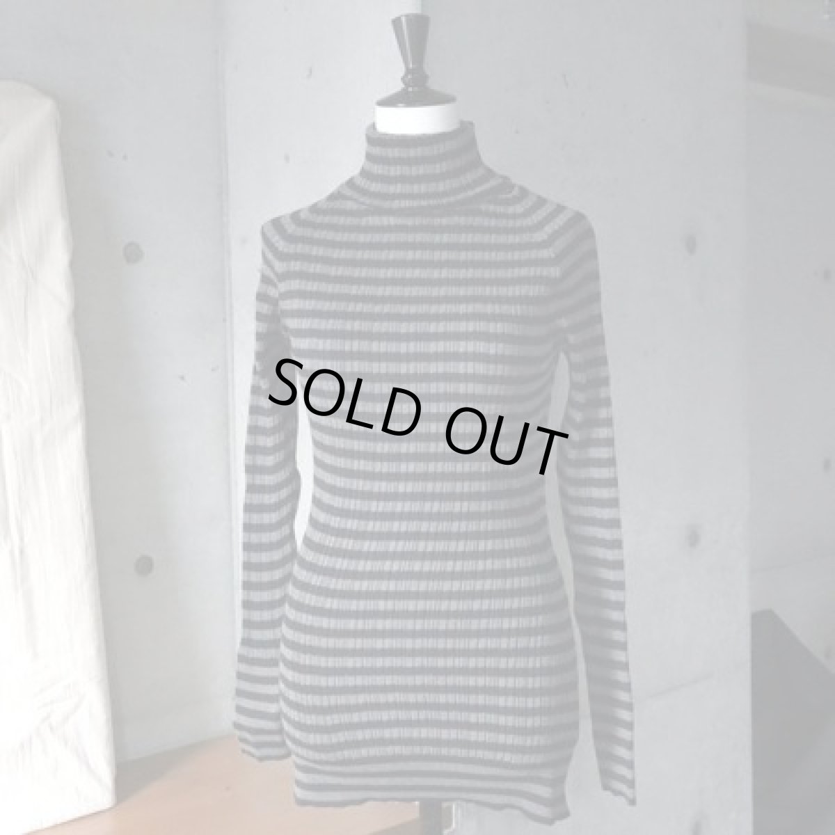 画像1: 20％OFF SALE【NARU FACTORY】綿コーマ ランダムリブBDタートルネック (1)