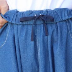 画像17: 【NARU FACTORY】8オンスムラデニム ノッポスカート (17)