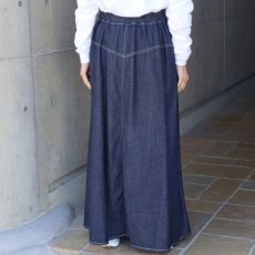 画像4: 【NARU FACTORY】8オンスムラデニム ノッポスカート (4)