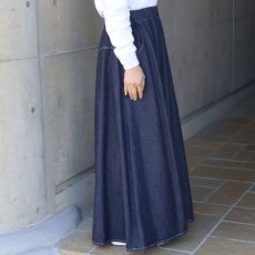 画像3: 【NARU FACTORY】8オンスムラデニム ノッポスカート (3)