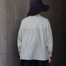 画像3: 【ista-ire】小花柄　ギャザーフレアブラウス (3)