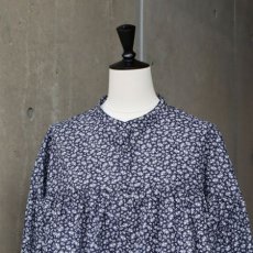 画像16: 【ista-ire】小花柄　ギャザーフレアブラウス (16)
