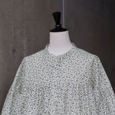 画像13: 【ista-ire】小花柄　ギャザーフレアブラウス (13)