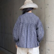 画像3: 【ista-ire】小花柄　ギャザーフレアブラウス (3)