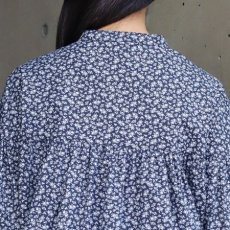 画像7: 【ista-ire】小花柄　ギャザーフレアブラウス (7)