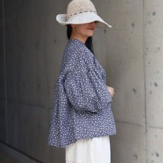 画像4: 【ista-ire】小花柄　ギャザーフレアブラウス (4)