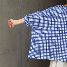 画像38: 【NARU FACTORY】60ローンリップルチェック＆ストライプ ゆったりブラウス (38)