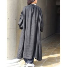 画像2: 10%OFF SALE 08Mab 多ボタン比翼ピンタックボリュームワンピース (2)