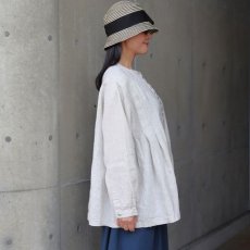 画像2: 08Mab 14番手リネンワイドピンタック前あきブラウス (2)