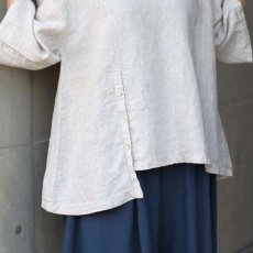 画像8: 【08Mab】リネンシャンブレーサイドボタンブラウス (8)