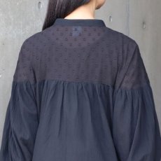 画像7: 20%OFF SALE【ista-ire】しわコットンローン×ドビードット異素材切替ギャザーブラウス (7)
