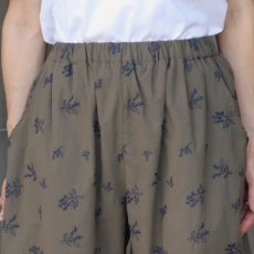 画像8: 10%OFF SALE ista-ire 麻(リネン)調ポプリン オリーブ柄刺繍istaパンツ (8)