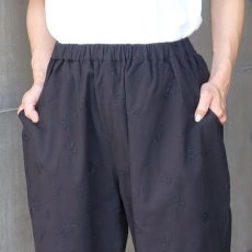 画像27: 10%OFF SALE ista-ire 麻(リネン)調ポプリン オリーブ柄刺繍istaパンツ (27)