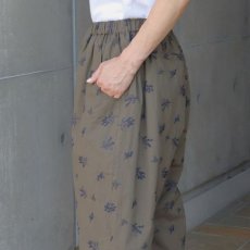 画像7: 10%OFF SALE ista-ire 麻(リネン)調ポプリン オリーブ柄刺繍istaパンツ (7)