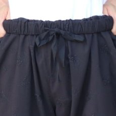 画像24: 10%OFF SALE ista-ire 麻(リネン)調ポプリン オリーブ柄刺繍istaパンツ (24)