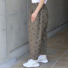 画像6: 10%OFF SALE ista-ire 麻(リネン)調ポプリン オリーブ柄刺繍istaパンツ (6)