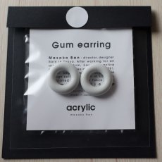 画像1: acrylic ゴムイヤリングホワイト (1)