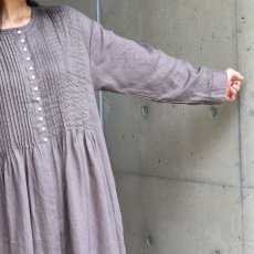 画像9: 30%OFF SALE 08Mab ピンタック多ボタンワンピース  (9)