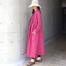 画像4: 30%OFF SALE 08Mab ラグラン袖ピンタックワンピース (4)