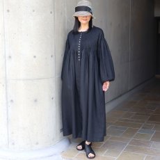 画像6: 20%OFF SALE 08Mab 多ボタン比翼ピンタックボリュームワンピース (6)
