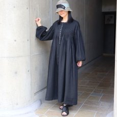 画像2: 20%OFF SALE 08Mab 多ボタン比翼ピンタックボリュームワンピース (2)