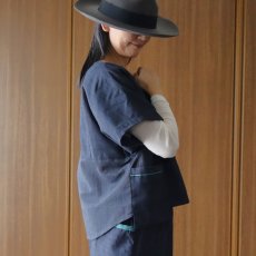 画像4: おぼろ月夜 紺シルクシンプルトップス (4)