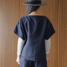 画像3: おぼろ月夜 紺シルクシンプルトップス (3)
