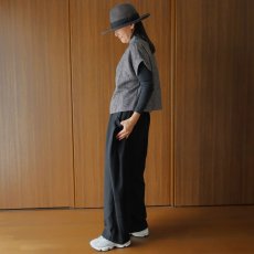 画像9: おぼろ月夜 黒シルク絞りボトルネックトップス (9)