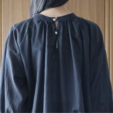 画像6: 08Mab コットンリネンラグランスリーブギャザーブラウス (6)