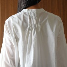 画像15: ista-ire コットンローンピンタックシャツ (15)