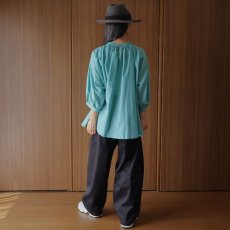 画像23: 08Mab コットンリネンラグランスリーブギャザーブラウス (23)