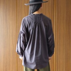 画像3: ista-ire コットンローンピンタックシャツ (3)