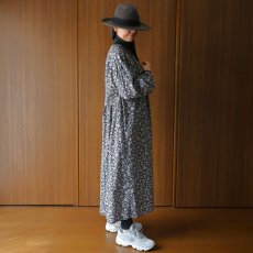 画像17: ista-ire フラワープリントキーネックワンピース (17)