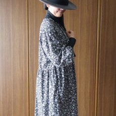 画像19: ista-ire フラワープリントキーネックワンピース (19)