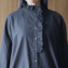 画像6: ista-ire 麻調コットンレースフリルカラーブラウス (6)